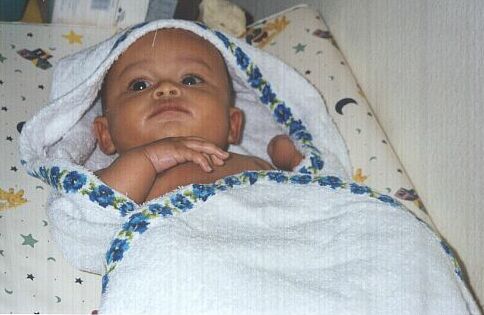 Axel-Gitego emmaillot� dans son linge de bain