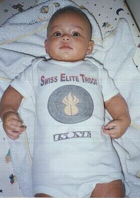 Axel-Gitego est fier du cadeau de tonton Ludo