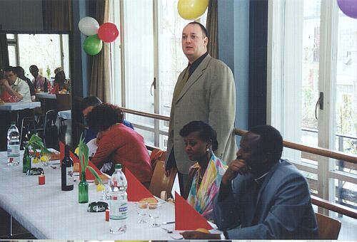 Discours de bienvenue de Yann, dans la salle du repas de f�te